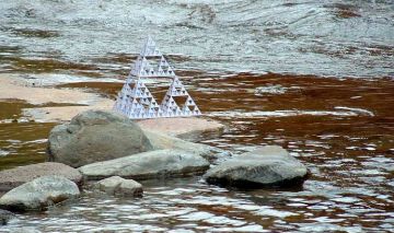 the Stage-4 was really sitting on those rocks, it stayed completely dry, it had to, as it is made of cardstock.  Taken at Slide Rock in Autumn 2002